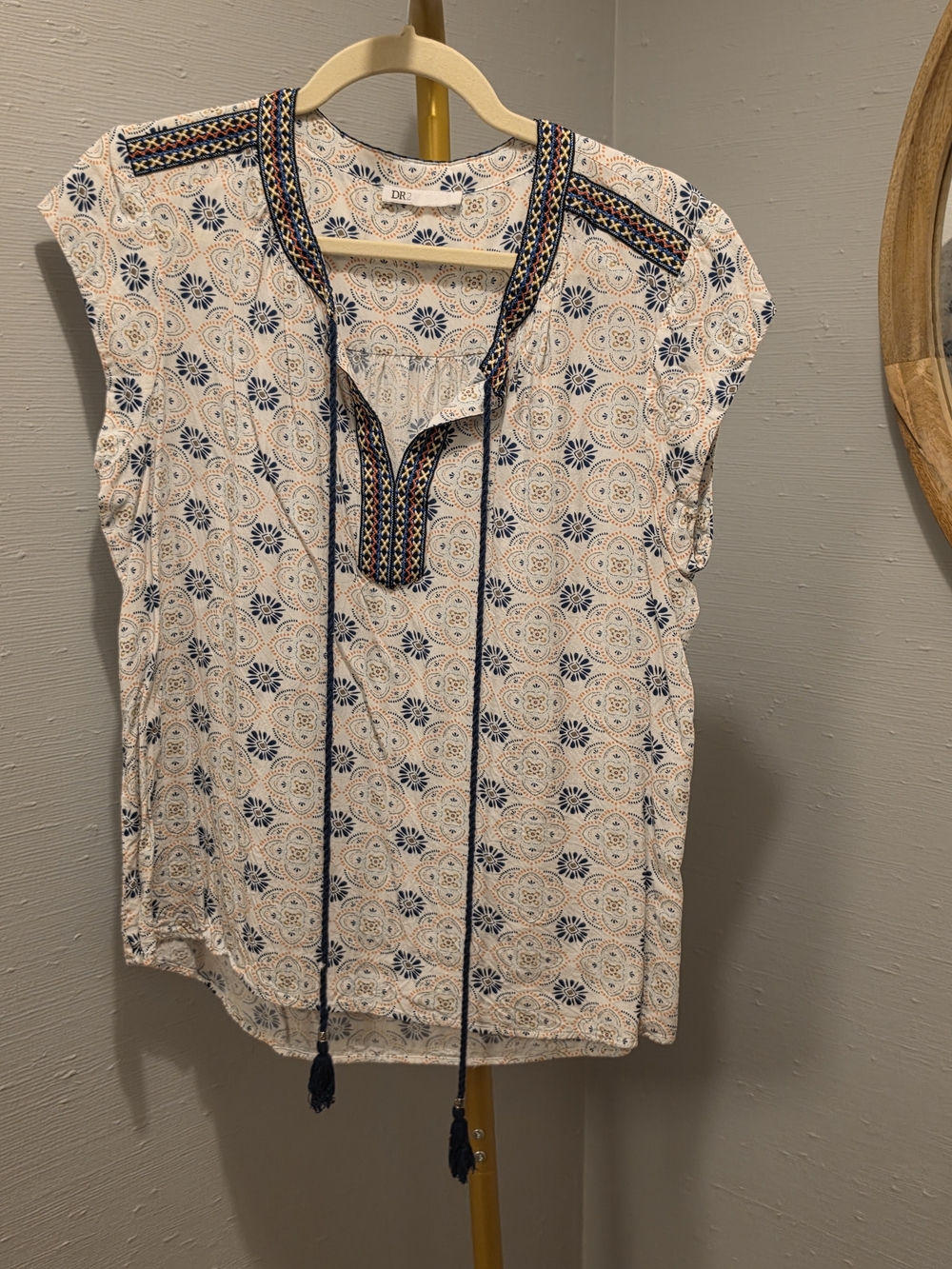 DR2 Cream Blouse with Navy & Tan Printed Trim - Size Medium